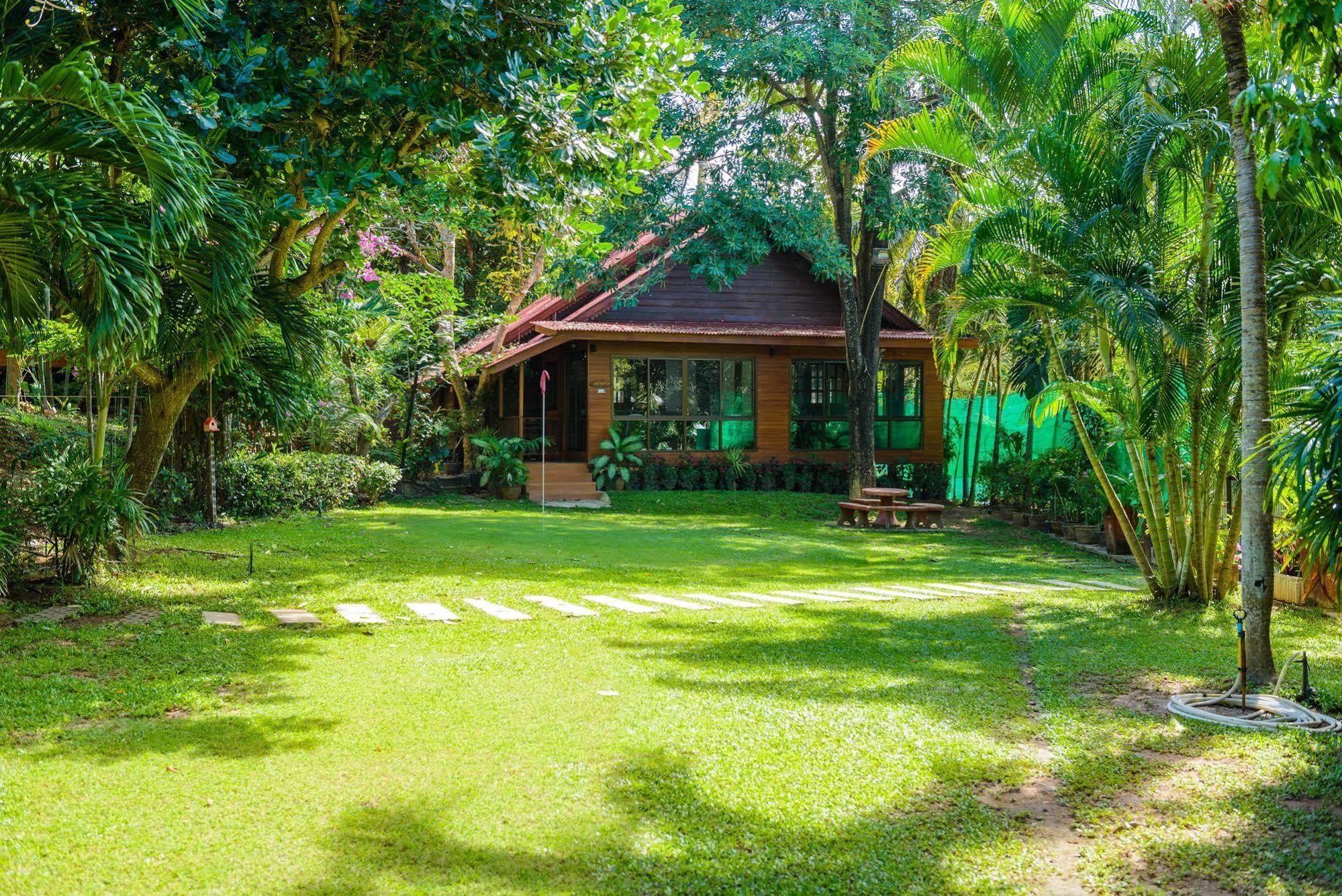 Baansuan Aokhai Beach Resort Mae Phim Exterior photo