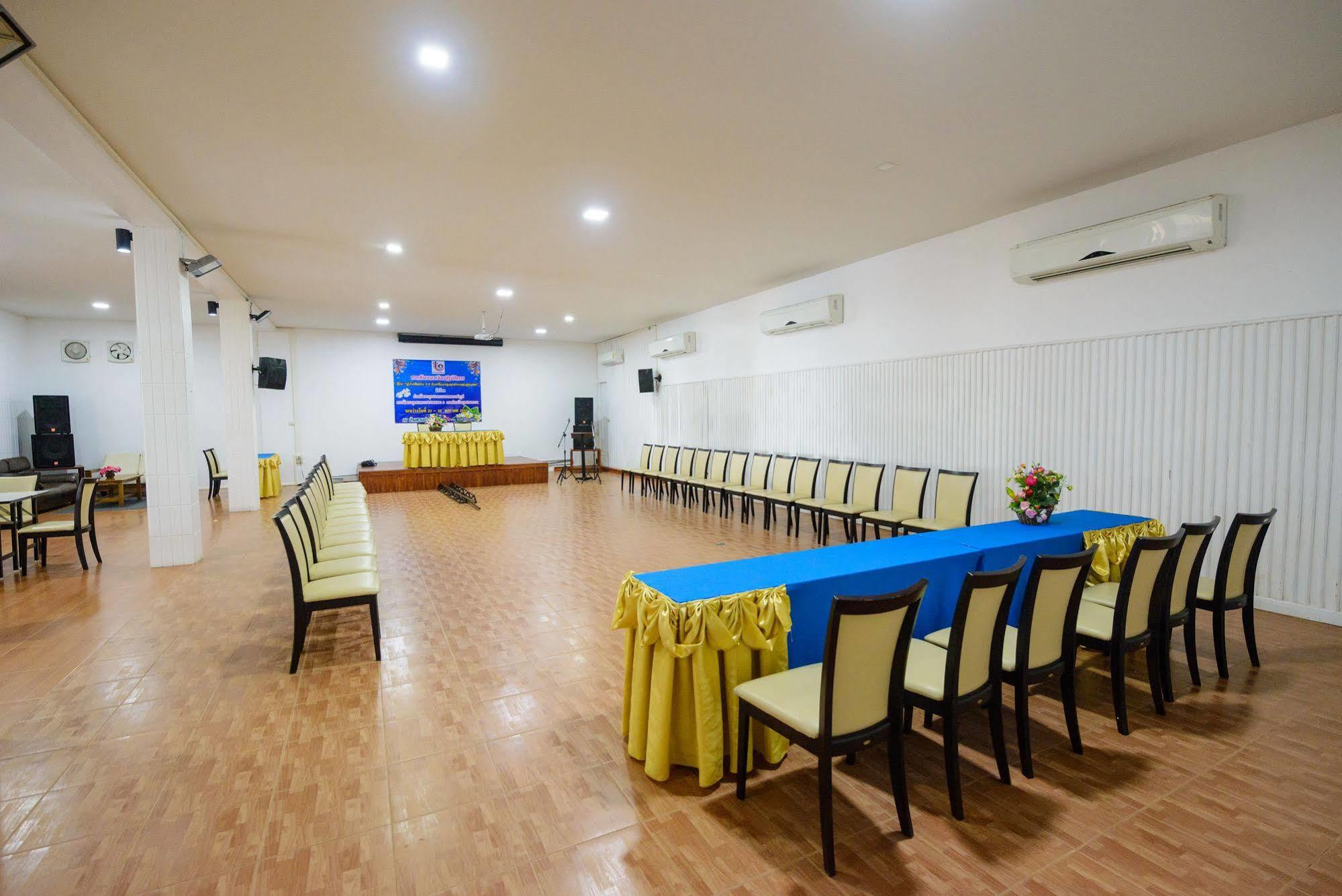 Baansuan Aokhai Beach Resort Mae Phim Exterior photo
